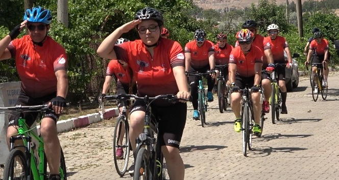 Pedallar 15 Temmuz şehidi Ömer Halisdemir için çevriliyor