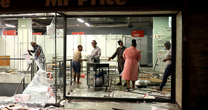 Güney Afrikadaki protestolarda 6 kişi hayatını kaybetti