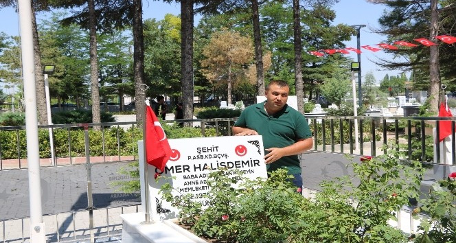 Ömer Halisdemir’in mezarı ziyaretçi akınına uğruyor
