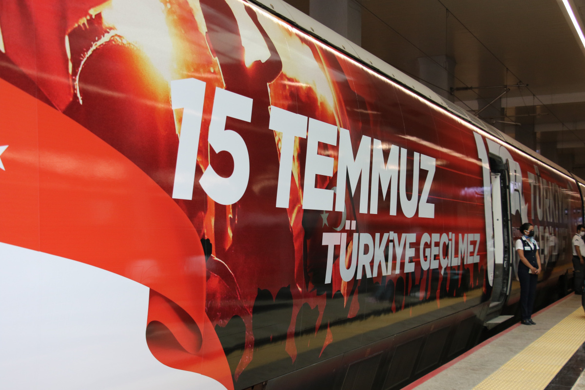 15 Temmuz görseli giydirilen Yüksek Hızlı Tren İstanbul’a uğurlandı