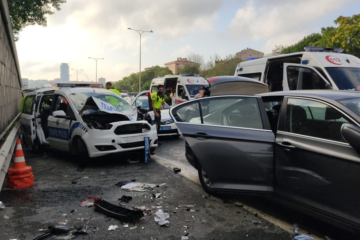 TEM Otoyolunda Zincirleme Trafik Kazası: 3 Yaralı İhlas Haber Ajansı