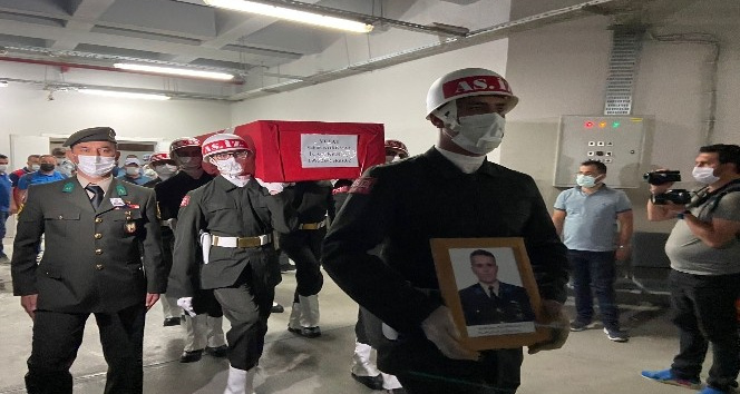 Kazada ölen astsubay için askeri tören