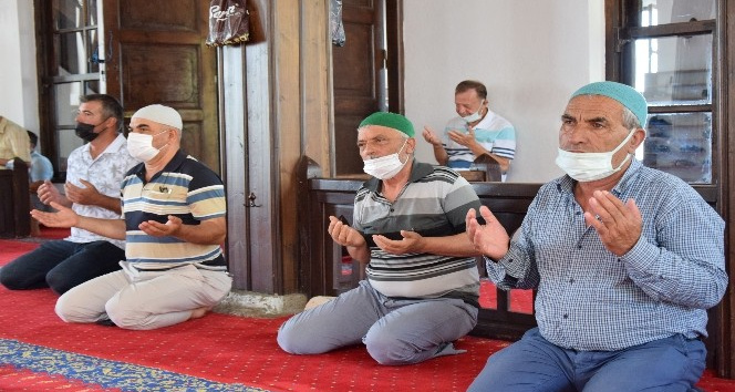 Lapseki’de 15 Temmuz Şehitleri için Mevlid-i Şerif okundu