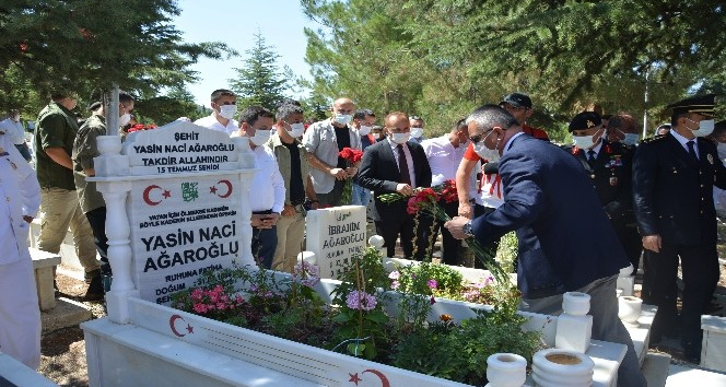 15 Temmuz şehidi Yasin Ağaroğlu mezarı başında anıldı