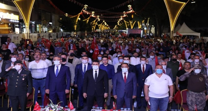 Bingöl’de 15 Temmuz Demokrasi ve Milli Birlik Günü törenle kutlandı