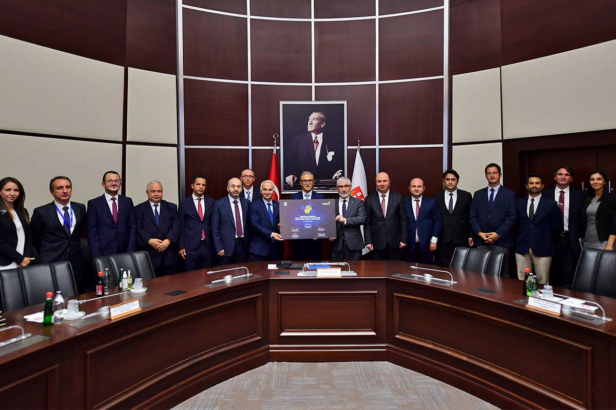 Göktürk yenileme keşif gözetleme uydu sistemi projesinde imzalar atıldı
