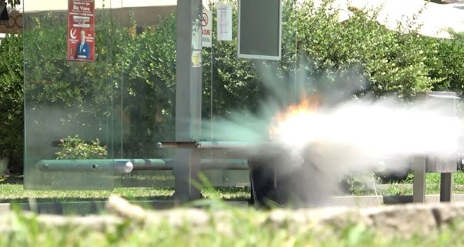 Hediyelik tatlı almaya gitti, bavulundan oldu