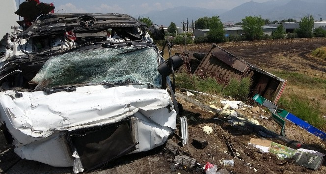 Osmaniye’de kamyon tıra çarptı: 1 ölü, 2 yaralı