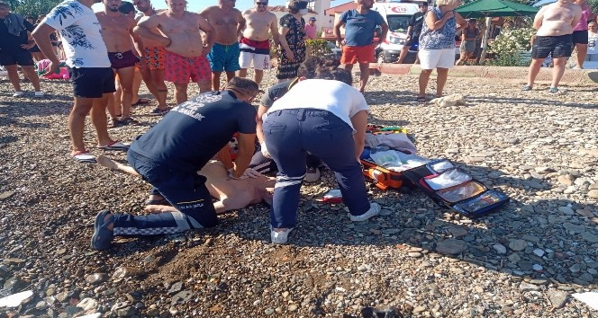 Serinlemek için denize giren yaşlı adam boğuldu