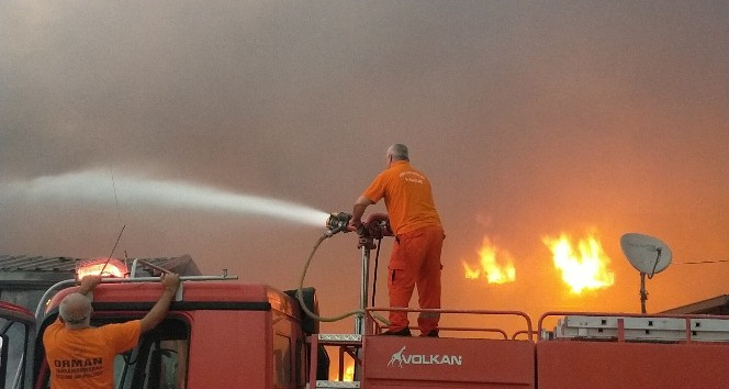 Kahramanmaraş’taki fabrika yangını kontrol altına alındı