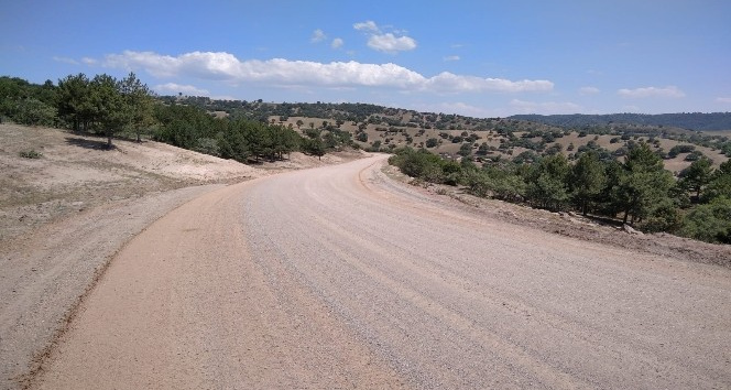 Simav’ın köy yolları beton asfaltla kaplanıyor