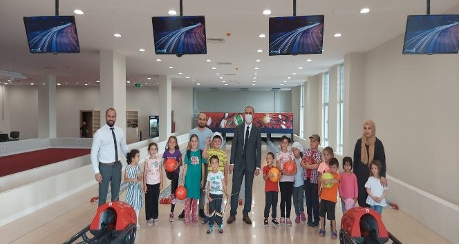 Rektör Türkmen’den çocuklara bayram hediyesi