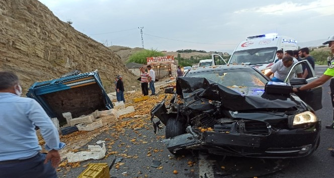 Malatya’da otomobil ile çapa motoru çarpıştı: 2 yaralı