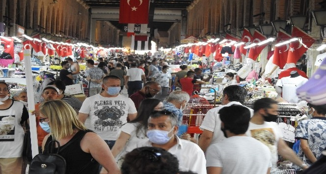 Tarihi çarşılarda bayram hareketliliği