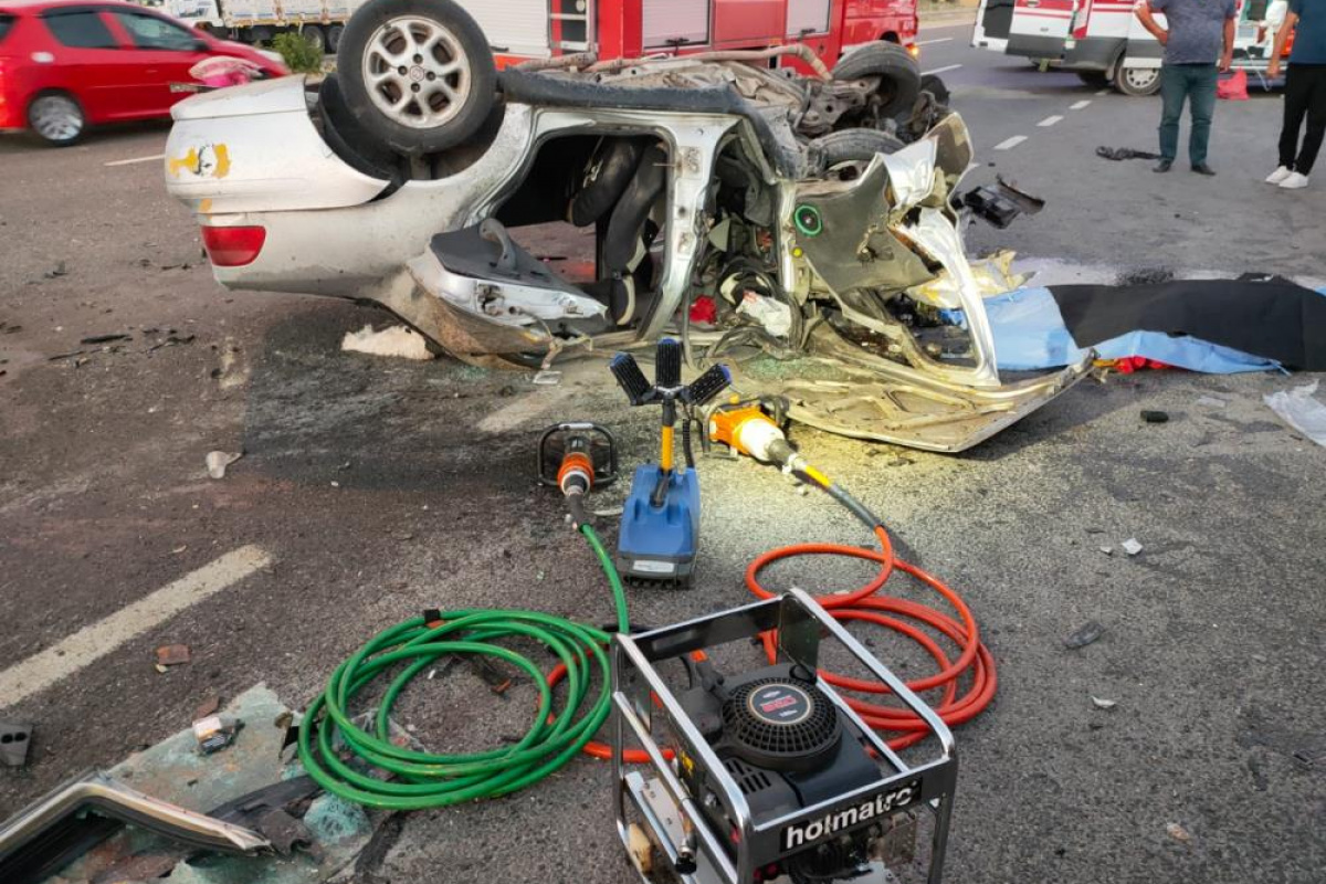 Başkent&#039;te trafik kazası: 1 ölü, 2 yaralı