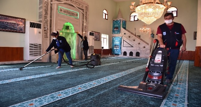 Ankara’da bayram öncesi mezarlık ve camilerde temizlik seferberliği