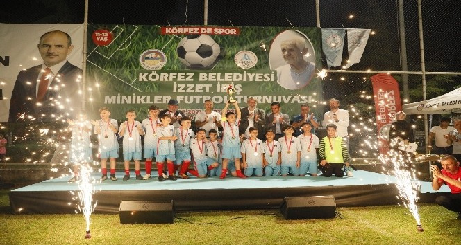 Körfez’de minikler futbol turnuvası düzenlendi