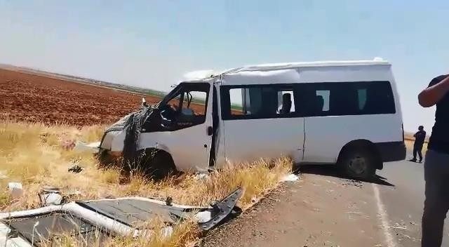 Diyarbakır’da minibüs ile cip çarpıştı: 5 yaralı