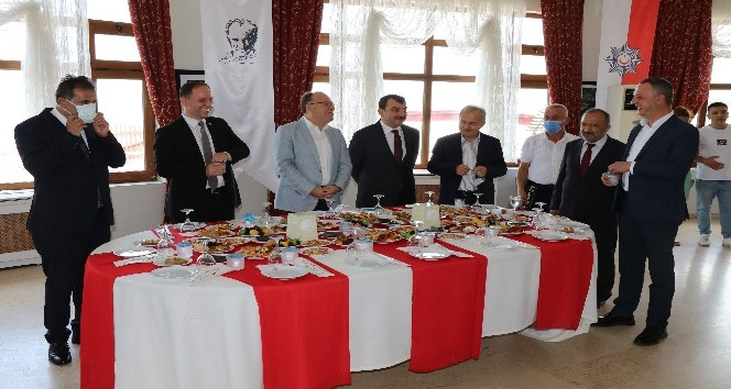 Zonguldak’ta protokol bayramlaştı