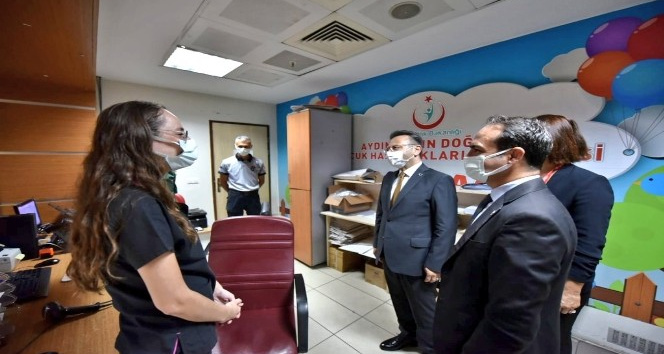 Aydın Valisi Aksoy sağlık çalışanları ve hastaları unutmadı