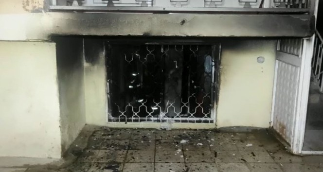 Apartman dairesinde çıkan yangın korkuttu