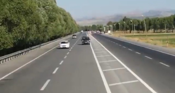 Bitlis’te jandarmadan drone ile trafik kontrolü