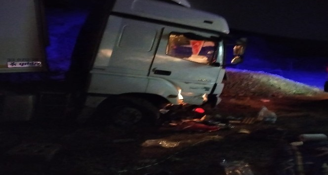 Bingöl’de tır yoldan çıktı: 2 yaralı