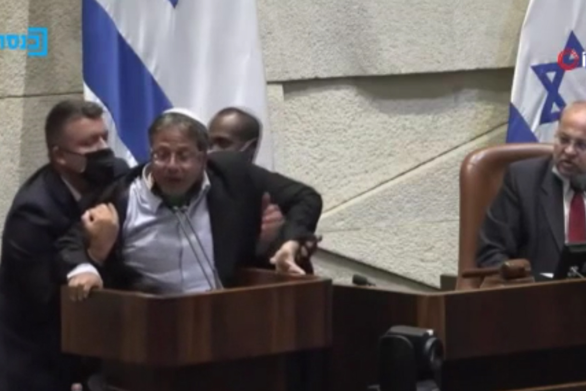 İsrail Parlamentosu&#039;nda Milletvekili Ben-Gvir&#039;i yaka paça kovuldu