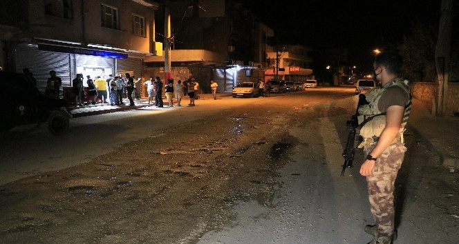 Adana’da bakkal önünde silahlı saldırı: 1 ölü, 1 yaralı