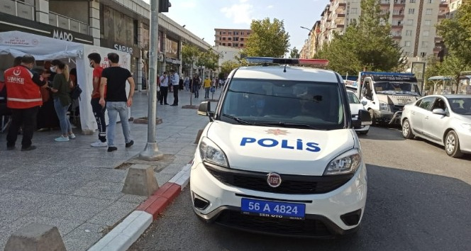 Siirt’te vakalar artınca emniyet araçları ve cami hoparlörlerinden vatandaşlar uyarıldı