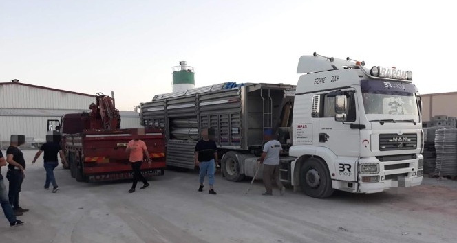 Boruları Ankara’ya götürmeyip Konya’da satmak isterken yakalandılar