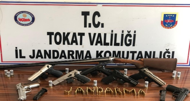 Yol uygulamasında uyuşturucu madde ile 7 adet tabanca ele geçirildi