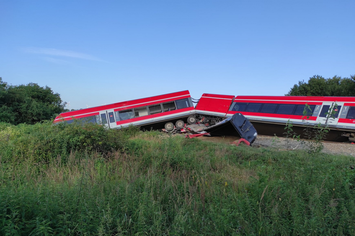 Polonya&#039;da tren kazası: 8 yaralı