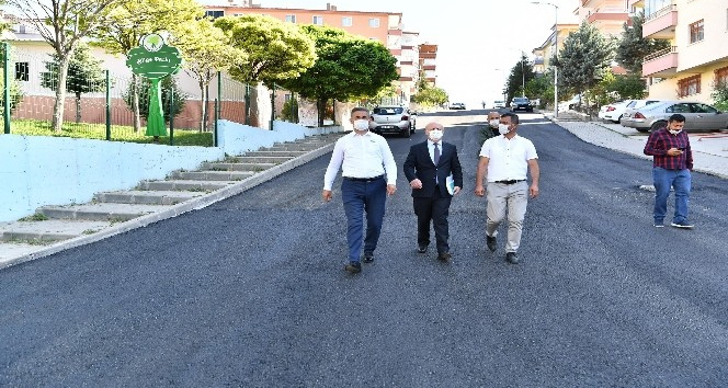 Mamak Belediye Başkanı Köse, asfalt çalışmalarını denetledi
