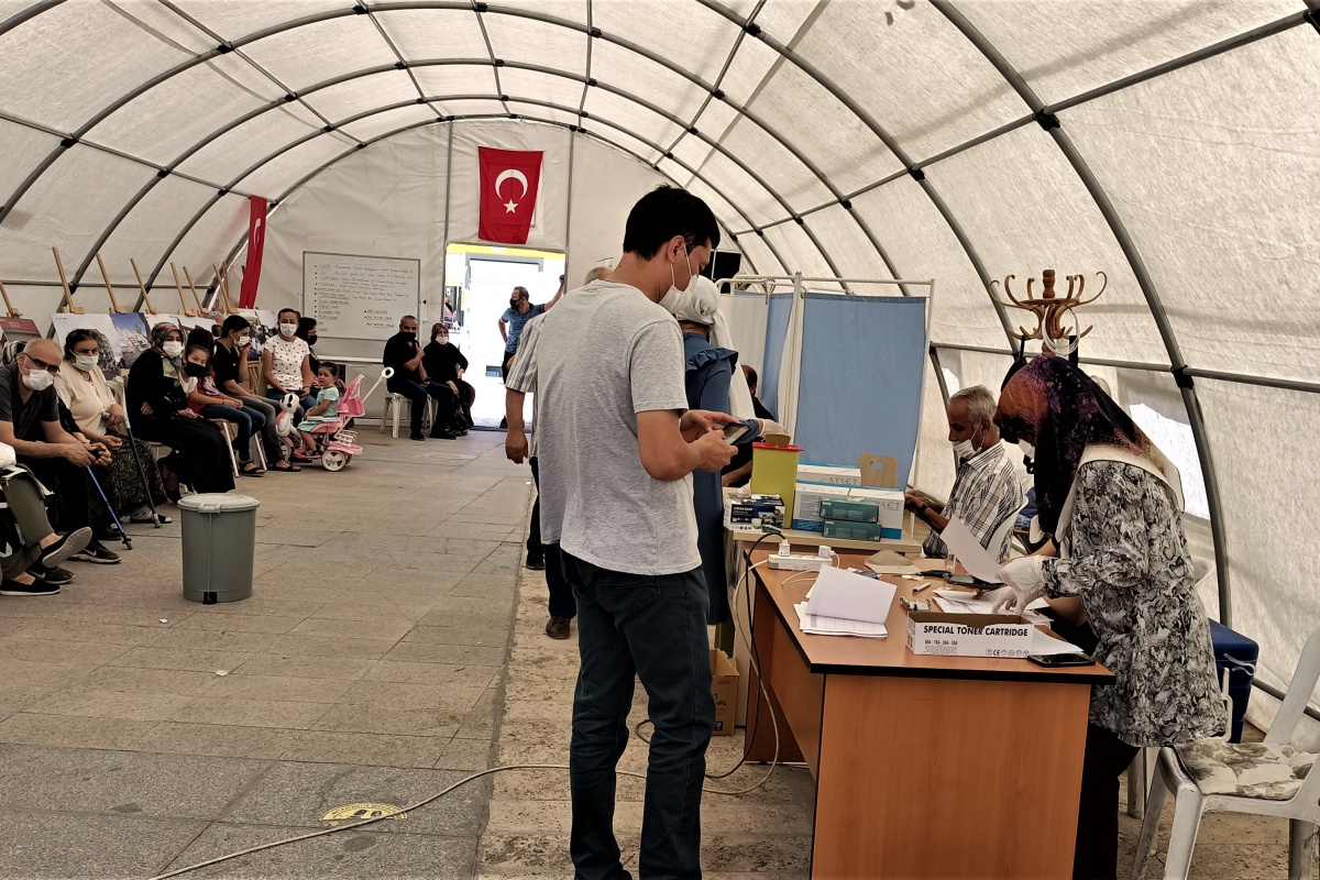 Kırşehir&#039;de mobil çadırda aşılama rekoru