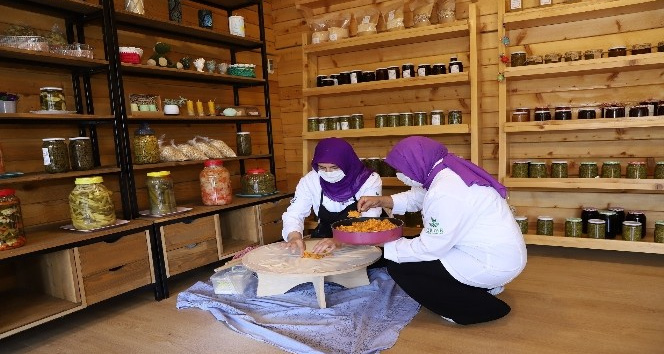 Ordu’da gastronomi eğitimini tamamlayan kadınlar hem üretiyor hem kazanıyor