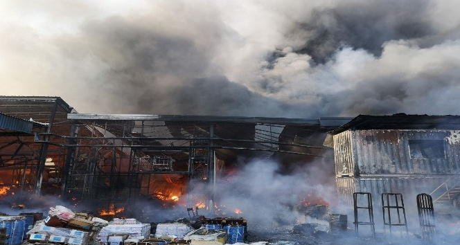 Mersin-Tarsus Organize Sanayi Bölgesi’nde fabrika yangını