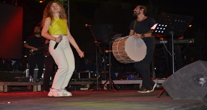 Yanan ormanlara festivale gelenlerin sayısı kadar fidan desteği