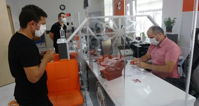 Kimliğini kaybeden adaylar nüfus müdürlüğüne koştu