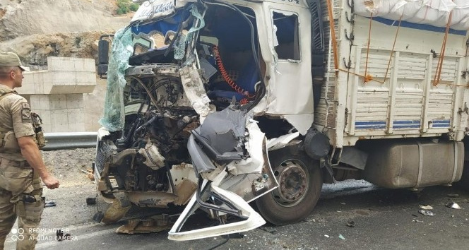 Bitlis-Baykan yolunda trafik kazası: 1 yaralı