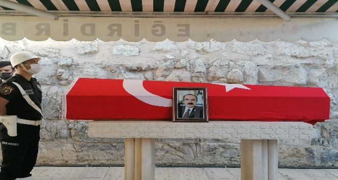 Eski Vali Coş, memleketi Eğirdir’de toprağa verildi