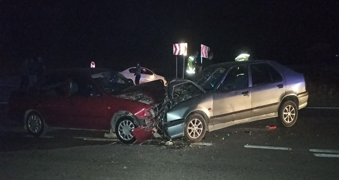 Kahramanmaraş’ta otomobiller çarpıştı: 9 yaralı