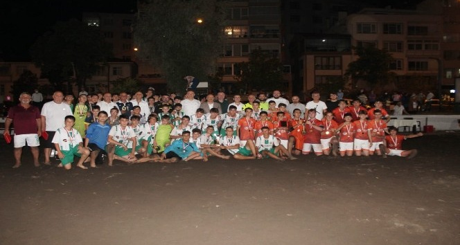 Ünye’deki kum futbolu turnuvası sona erdi
