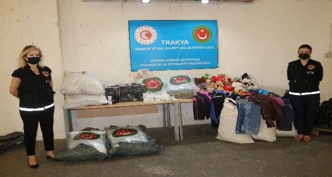 Gümrükte kokain, altın ve kaçakçılık malzemesi ele geçirildi