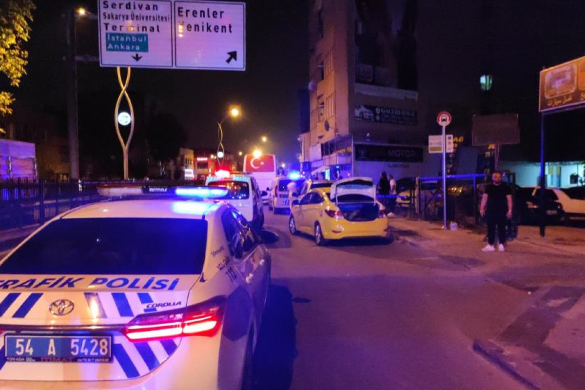 Gece kulübü önünde silahlı çatışma: 2 yaralı