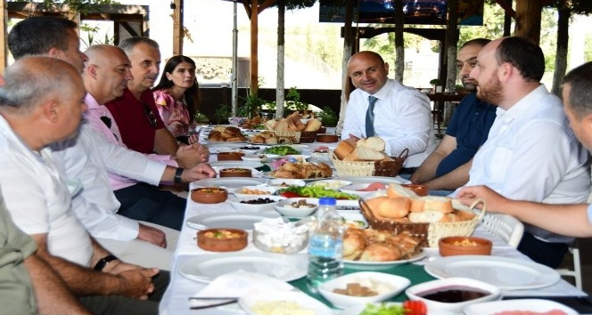 Kardeş belediyelerin temsilcilerinden duygusal veda