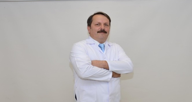 Başhekim Şahin: “Aşı Kovid-19’u yayıyor’ söylemlerine itibar etmeyin”