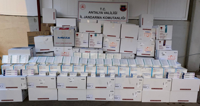 Antalyada 3 milyon 300 bin liralık kaçak ilaç operasyonu