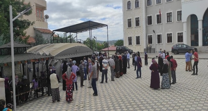 Çekerek’te aşı çadırı kuruldu