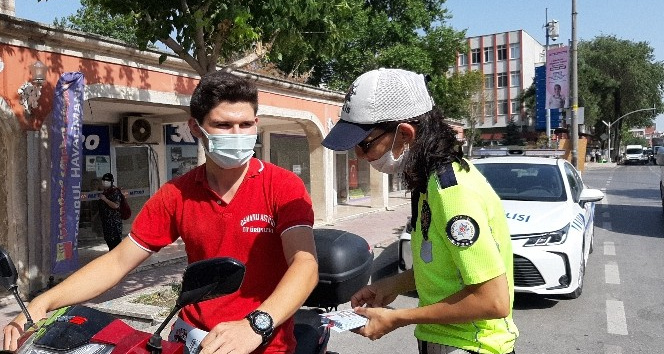 Edirne’de motosiklet sürücülerine “Kaskınla yol ver hayata” sloganıyla denetim